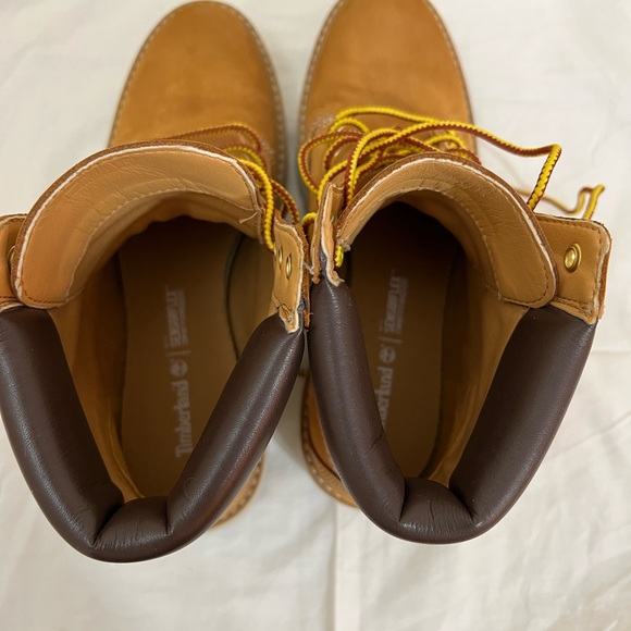 Women’s Timberlands Size 7 - Picture 5 of 16